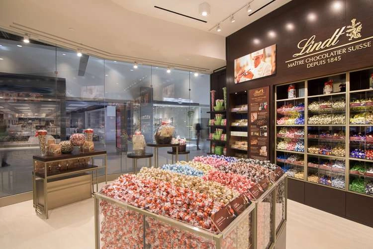 Retail photography of lindt store