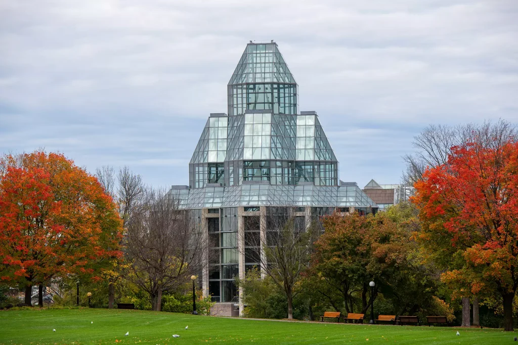 The post-modern architecture of the national art gallery in ottawa is a sight to behold. The building has a series of curves and angles that make it stand out from the other buildings in the area. If you're ever in ottawa, be sure to check out this architectural masterpiece.