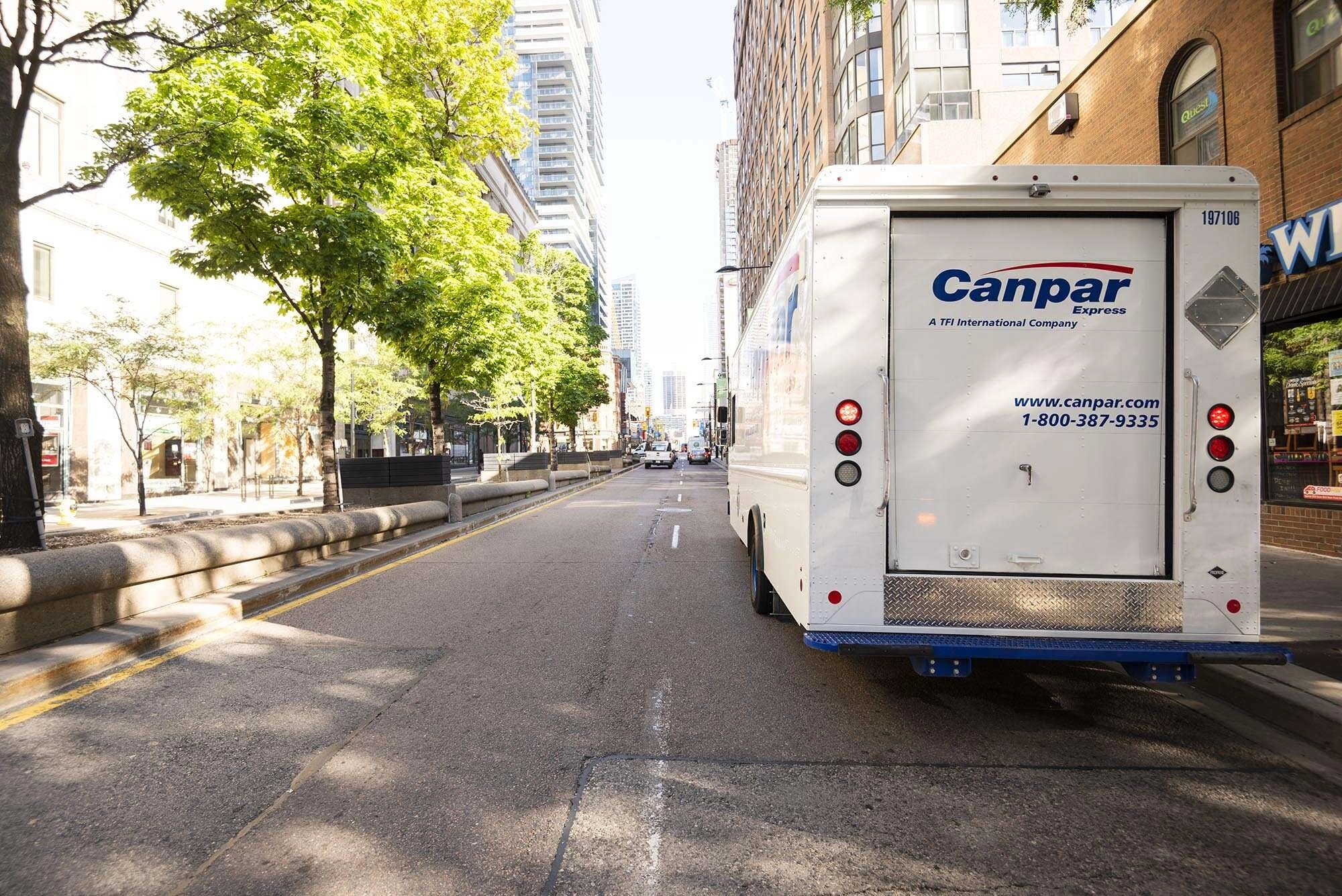 Canpar: commercial photography for a large logistics company