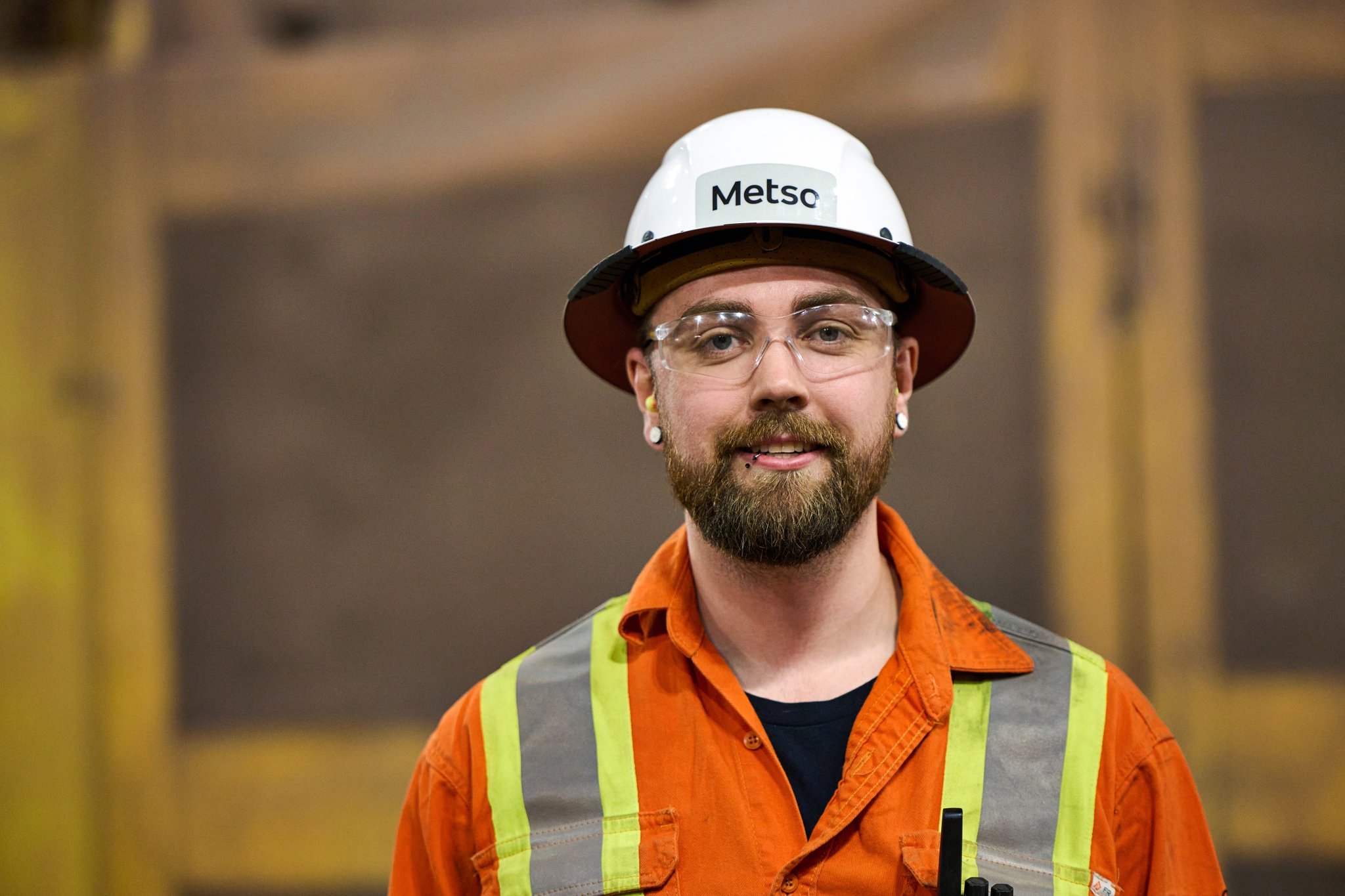 The following is a case study about an industrial mining photography project we completed for metso, a global partner and supplier for businesses in the aggregates, mining, metals refining, and recycling industries. This shoot took place over a 3-day timespan at an iron and ore mining site in northern quebec. The purpose of the project was to capture images, video clips, and team testimonials of metso employees replacing a large piece of machinery for marketing